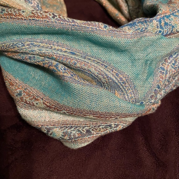 Scarf - Picture 1 of 4